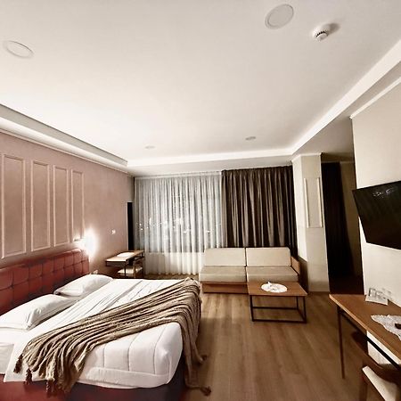 Hotel Republika Berat Buitenkant foto