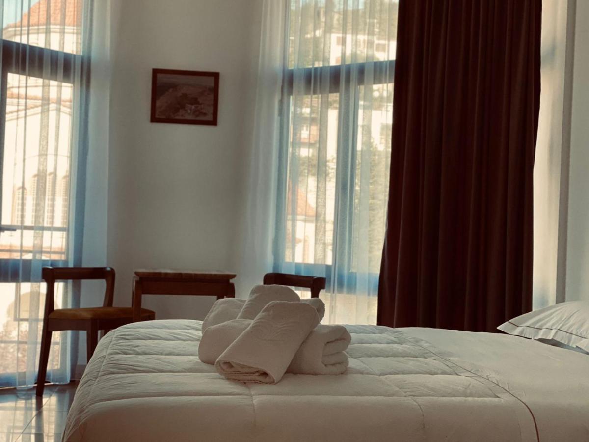Hotel Republika Berat Buitenkant foto