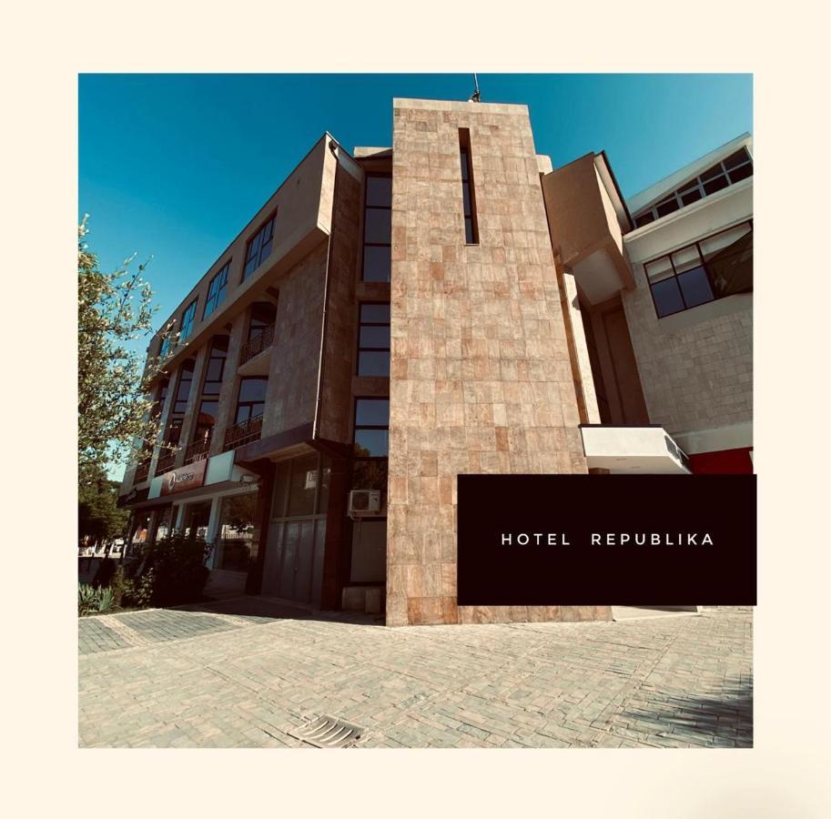 Hotel Republika Berat Buitenkant foto