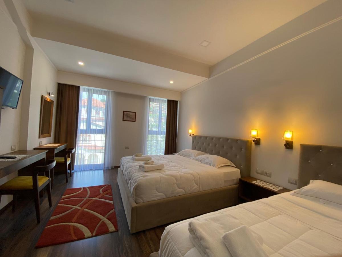 Hotel Republika Berat Buitenkant foto
