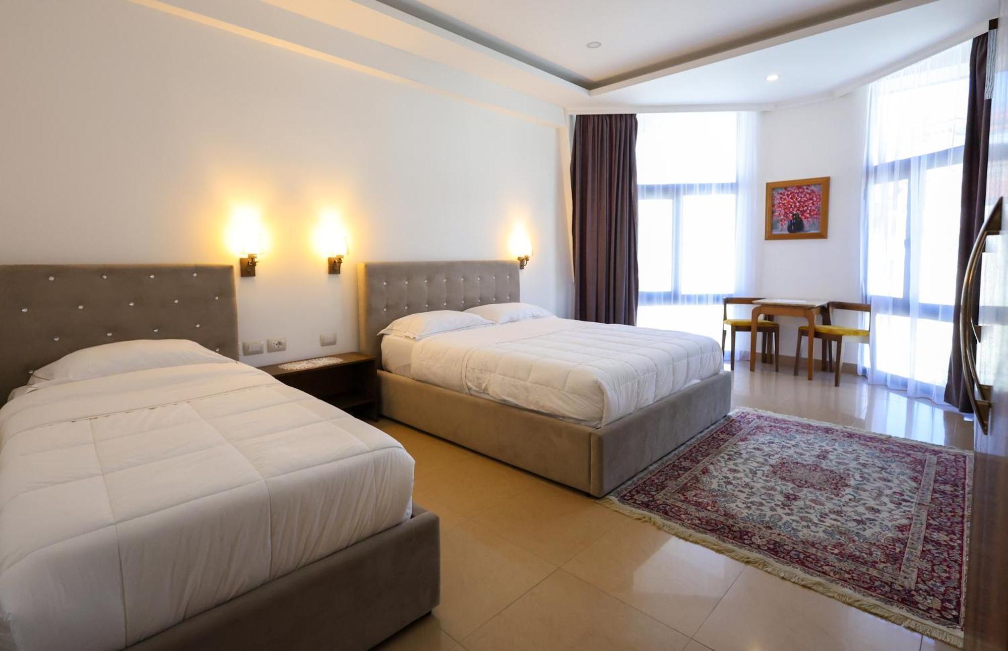 Hotel Republika Berat Buitenkant foto
