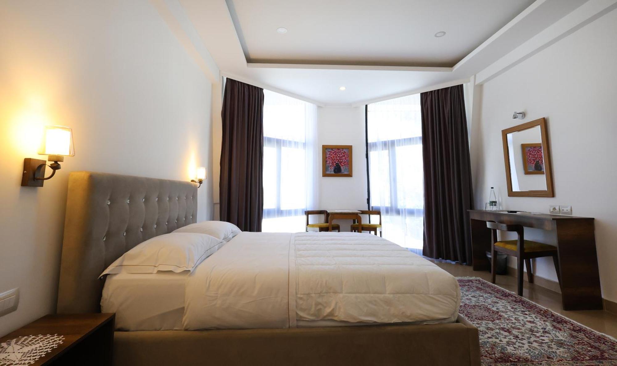 Hotel Republika Berat Buitenkant foto