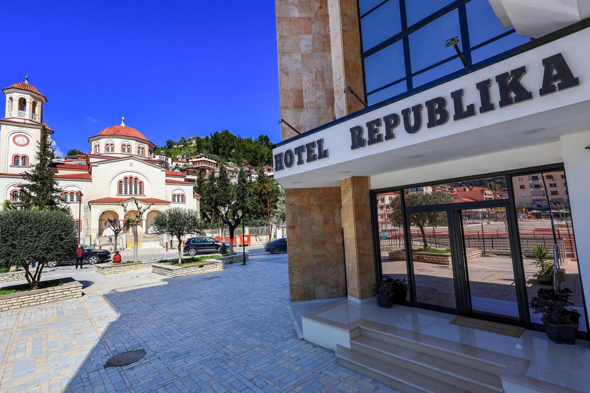 Hotel Republika Berat Buitenkant foto