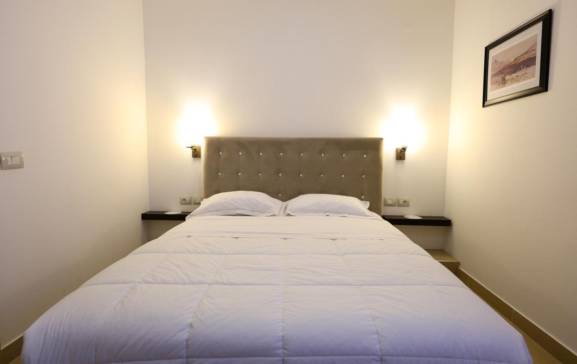 Hotel Republika Berat Buitenkant foto