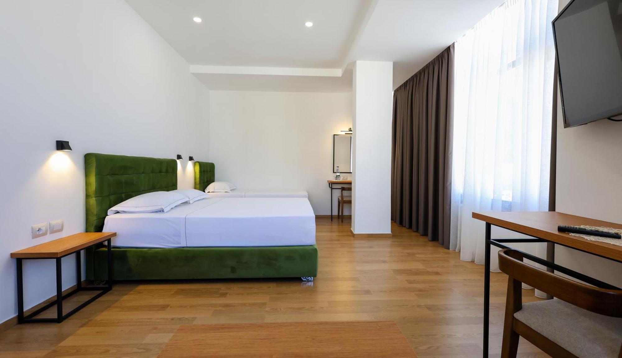Hotel Republika Berat Buitenkant foto