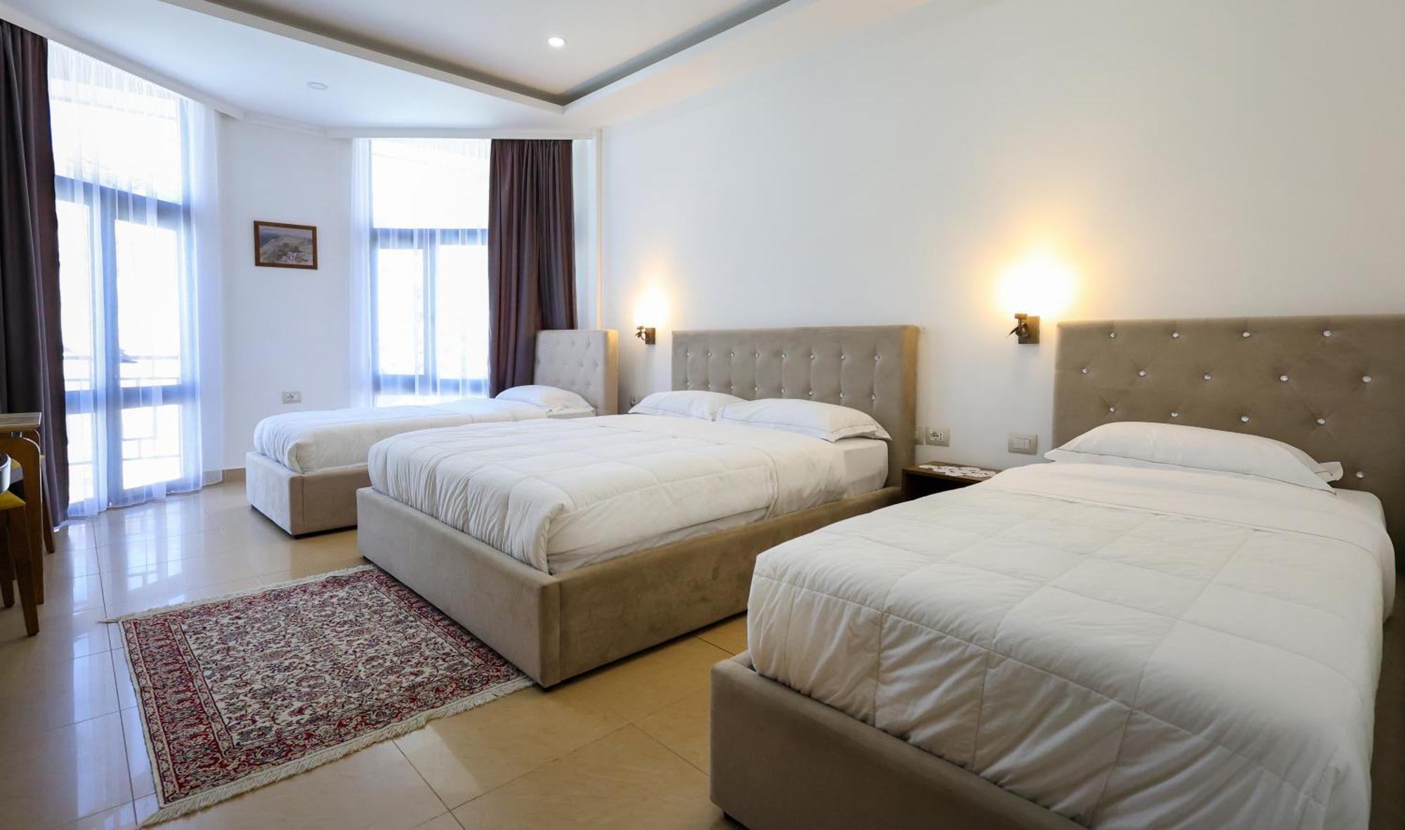 Hotel Republika Berat Buitenkant foto