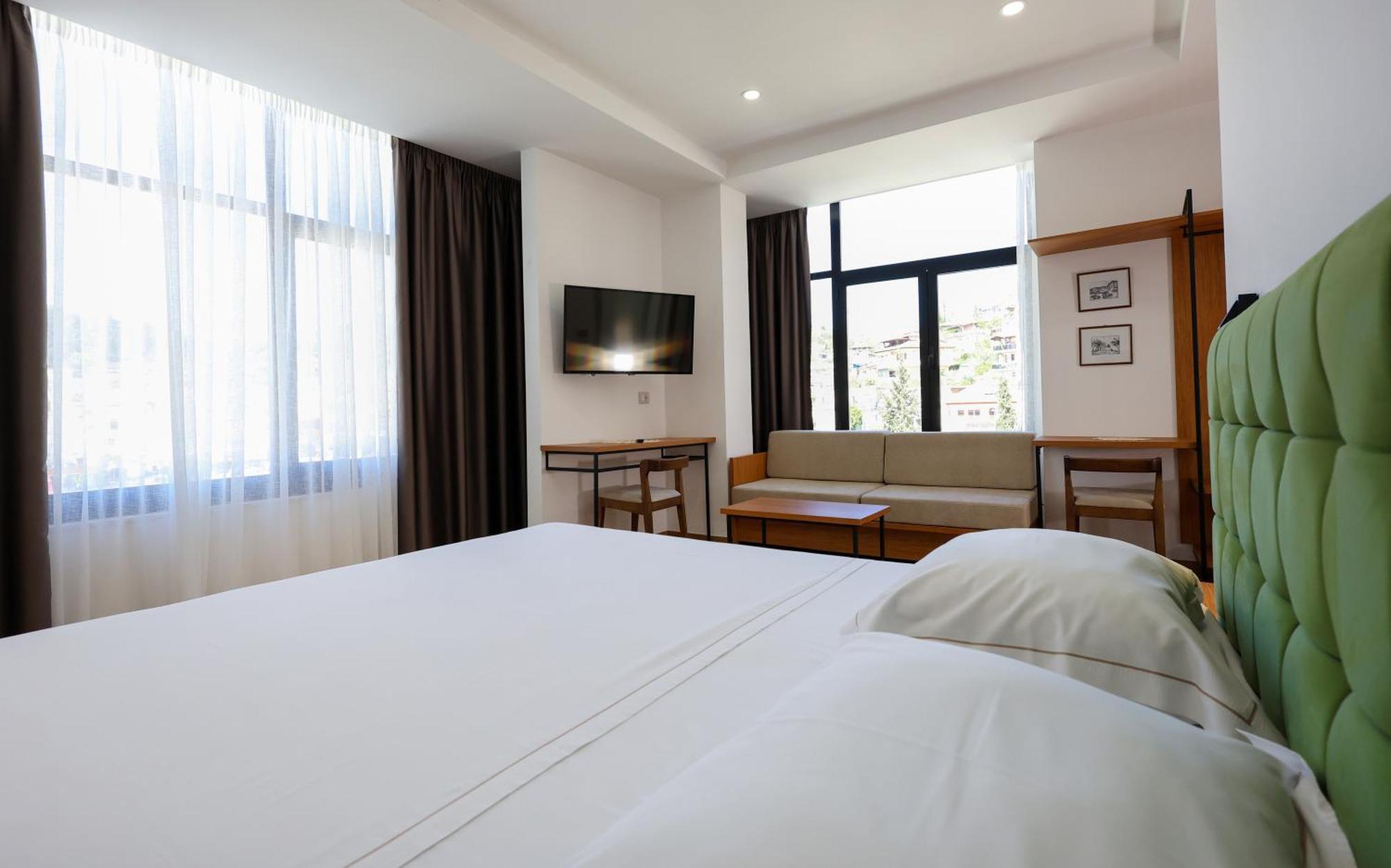 Hotel Republika Berat Buitenkant foto
