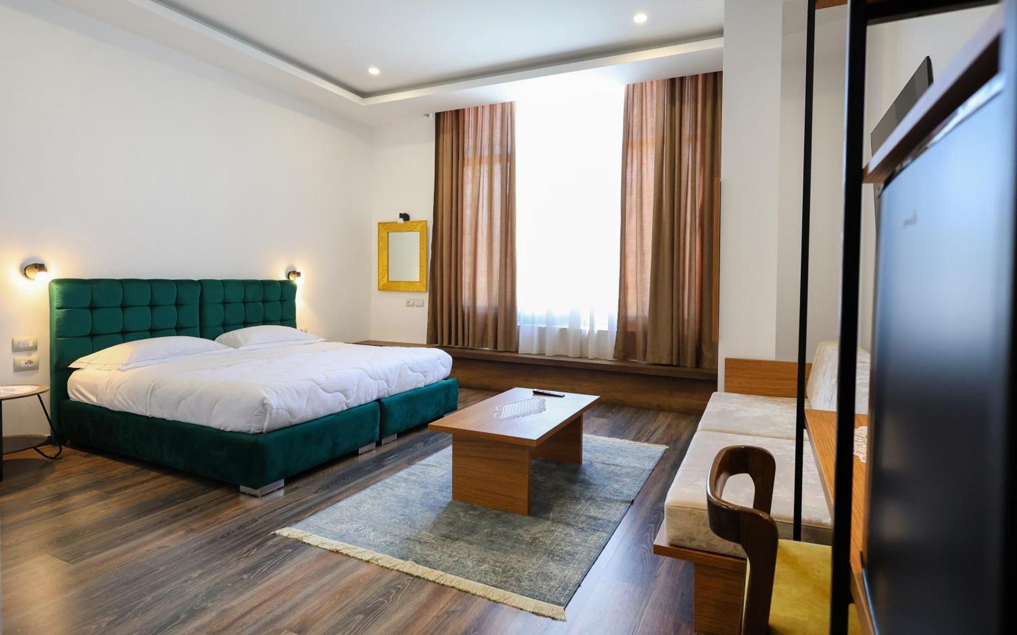 Hotel Republika Berat Buitenkant foto