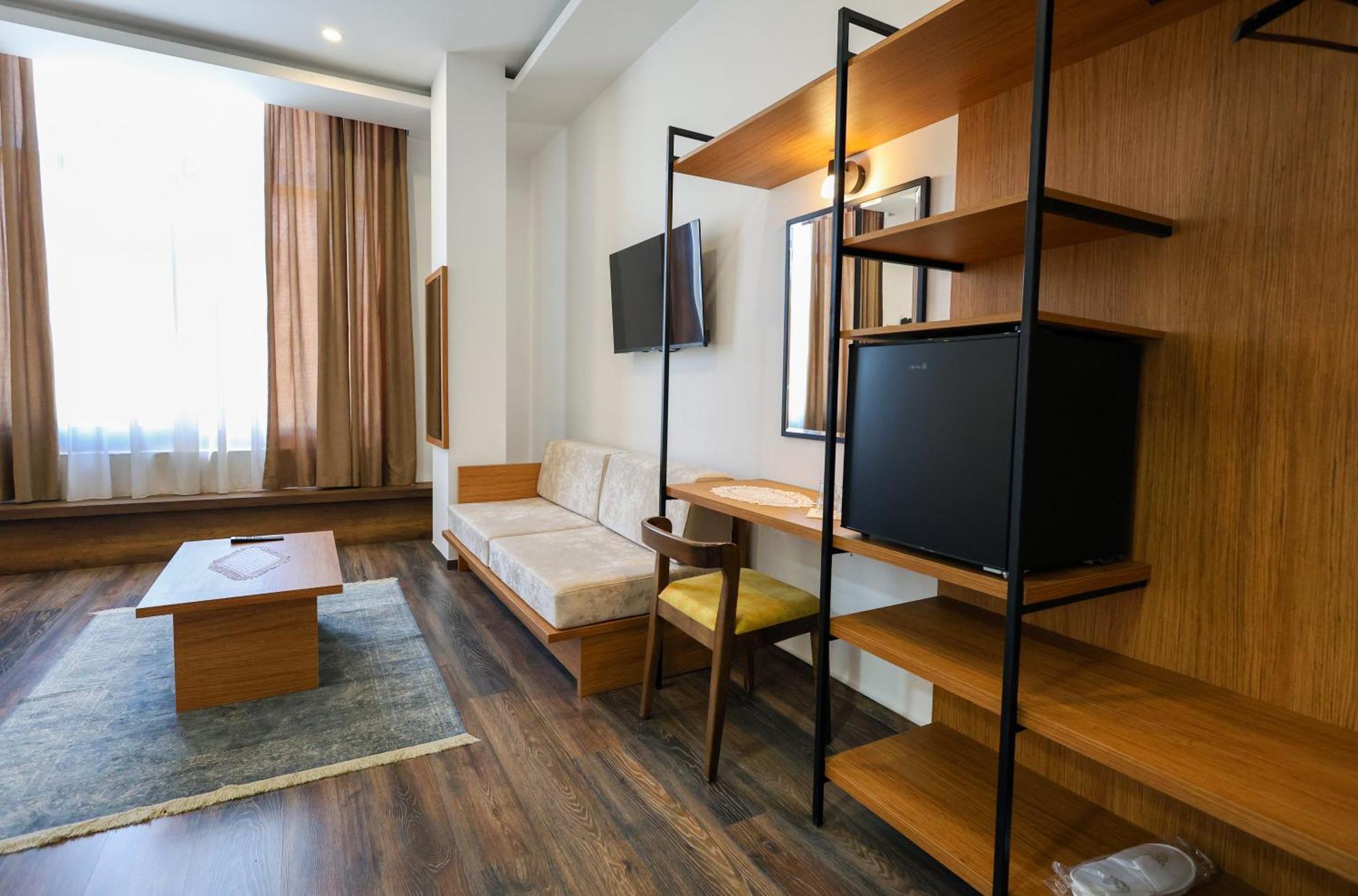 Hotel Republika Berat Buitenkant foto
