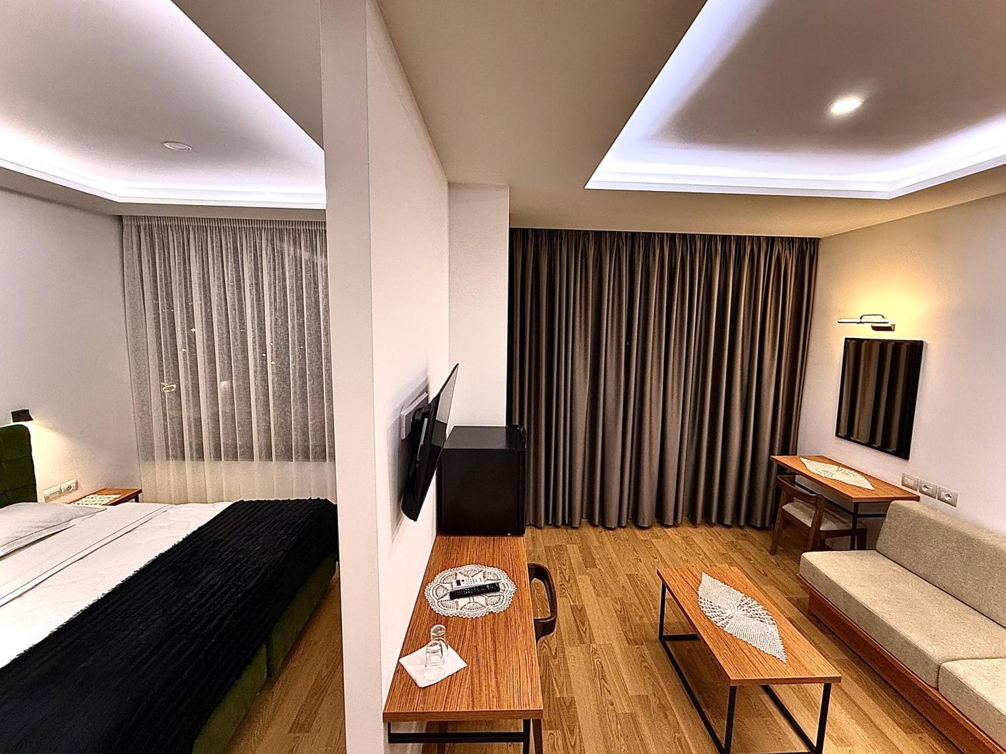Hotel Republika Berat Buitenkant foto